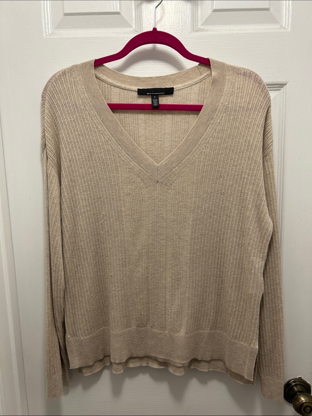 White House Black Market Beige Cashmere Blend Ribbed V-Neck Sweater - Large